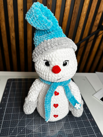 Handmade Crochet Snowman Plush – Soft Chenille Winter Decor